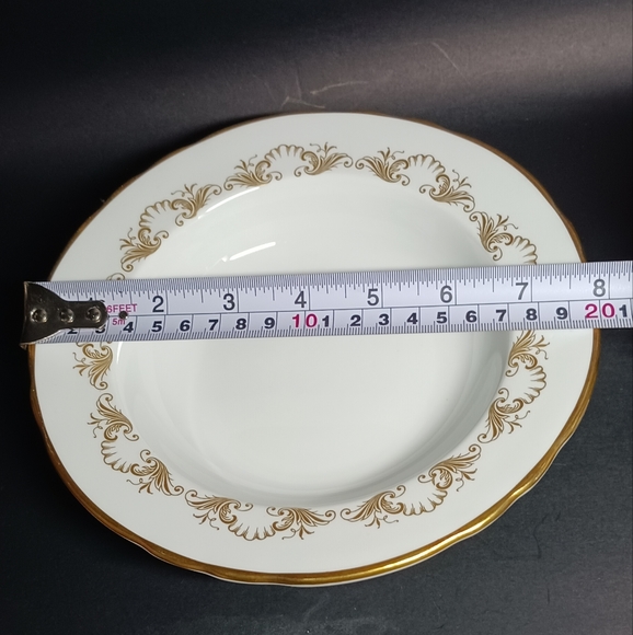 6 Louis XV Rimmed Soup Bowls, 8 inches, Aynsley Bone China, White and Gold - Picture 4 of 6